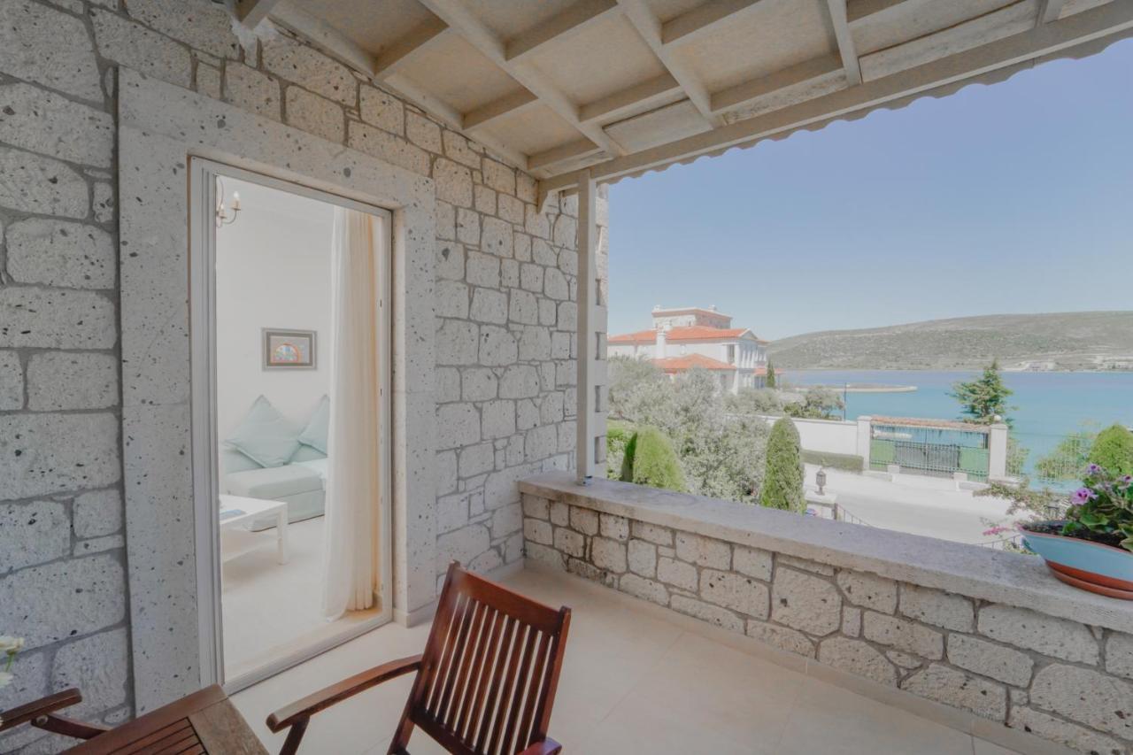 Alacati Marina Palace Экстерьер фото