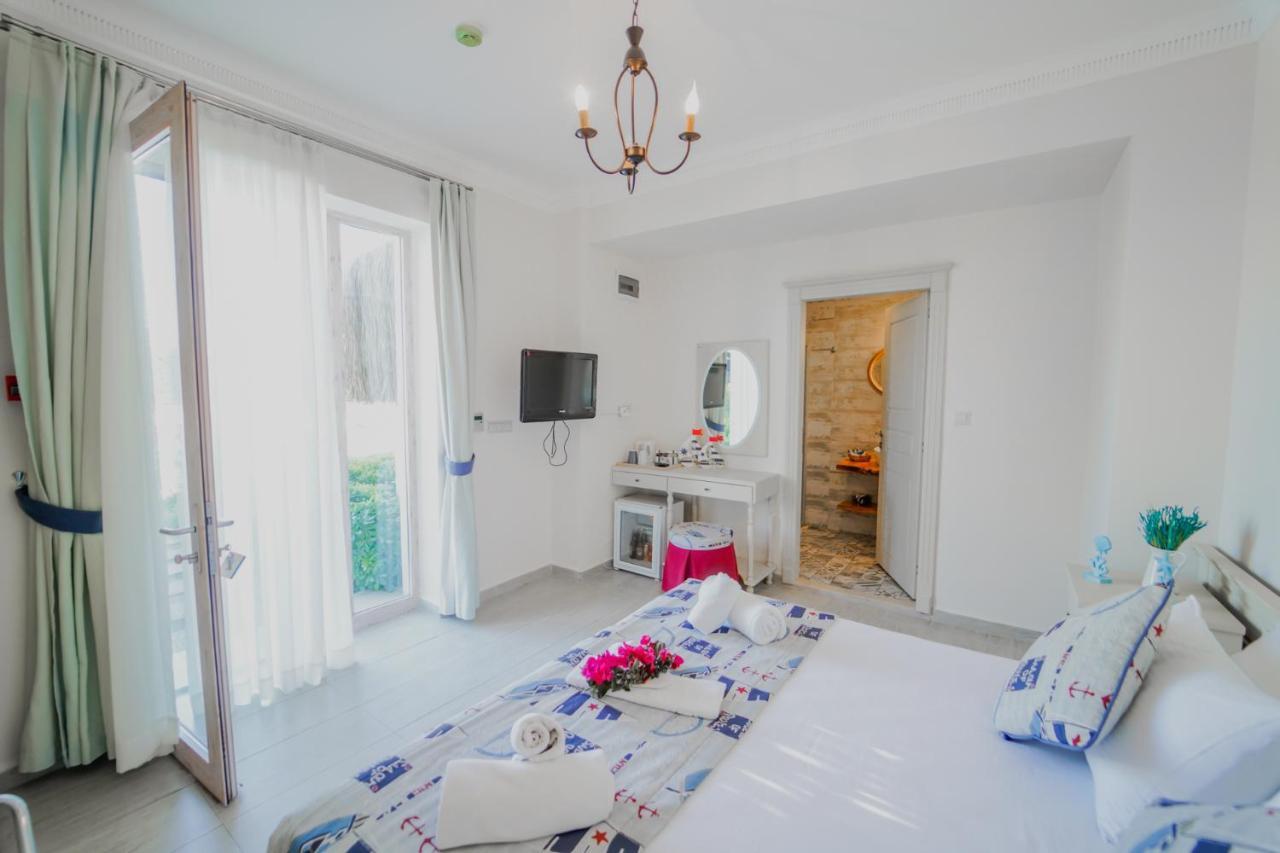 Alacati Marina Palace Экстерьер фото